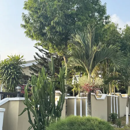 LaRosa Executive Guest House