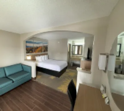 Days Inn & Suites by Wyndham Tuscaloosa - Univ. of Alabama Hotel di Tuscaloosa