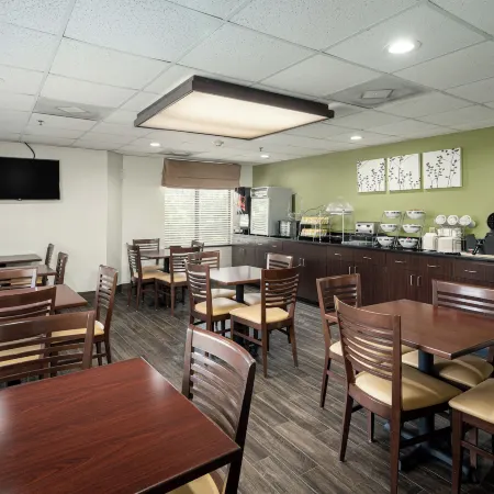 SureStay by Best Western Summerville Flowertown