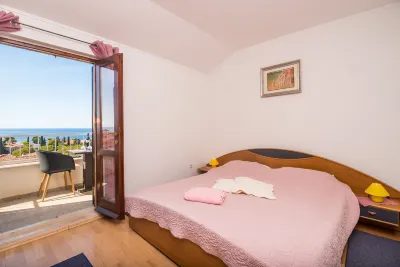 Apartments Kristić Отели в г. Комолац