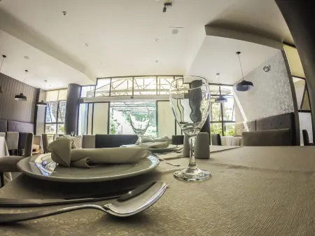 Gran Hotel Toloma Отели рядом с Аэропорт Хорхе Вильстерманн