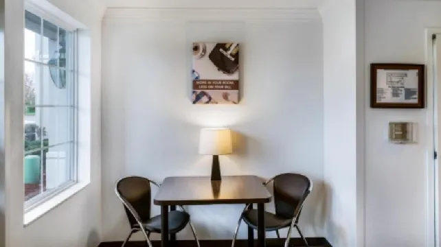 Rodeway Inn Fishers Indianapolis