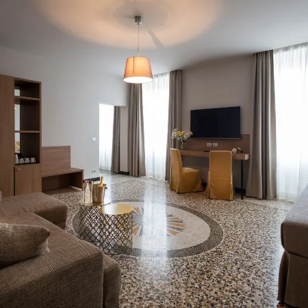 HNN Luxury Suites Hotels in Genoa
