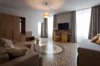 HNN Luxury Suites فنادق في Savignone