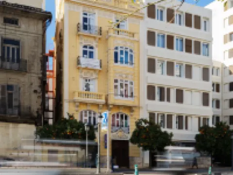 Purple Nest Hostel โรงแรมในบาเลนเซีย