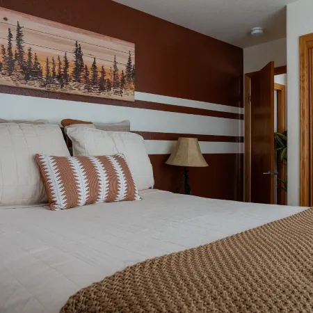 Alpenglow One Bedroom One Bath – A18