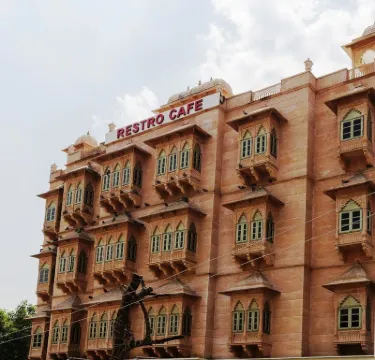 Hotel Castle Inn Hotels near Amrakh Mahadev