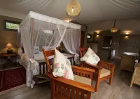 Inzalo Safari Lodge Hotels near Caesar'