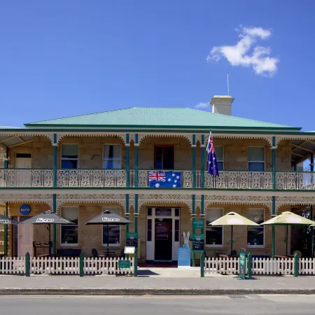 The Richmond Arms Hotel
