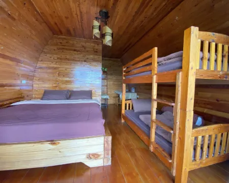 ภูหมอก แค้มป์ (ภูชี้ฟ้า) โรงแรมในอำเภอ เทิง