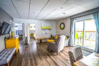 Le Bellevue Modern Lodge Hotels in Wakefield