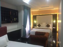 Wizy Hyatt Hotel