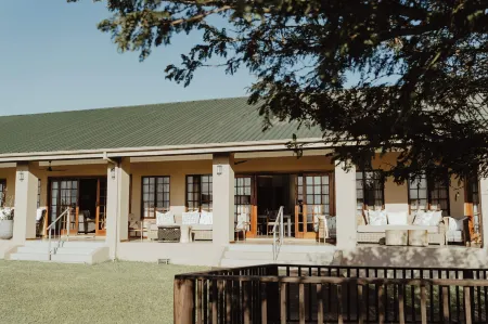 Duiker Game Lodge Отели рядом с достопримечательностью «Thanda Safari - Private Game Reserve»