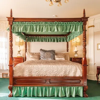 Amethyst Inn Hotels near Ross Bay Cemetery