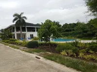 3 Bedroom Home at Batangas City Philippines Pontefino Hotel a Batangas