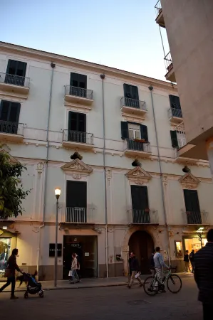 Le Suite del Duomo Отели рядом с достопримечательностью «Caseificio La Gustosa di Bisogno»