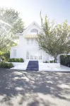 Capri Southampton Hotels in Bridgehampton