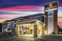 La Quinta Inn & Suites by Wyndham Chambersburg Hotels in Chambersburg