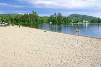 Lake front home with in-deck outdoor hot tub and spectacular lake views! Hotels in Eden