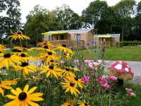 Camping écologique Le Lac Ô Fées - Insolites en Bretagne Hôtels à : Guémené-sur-Scorff
