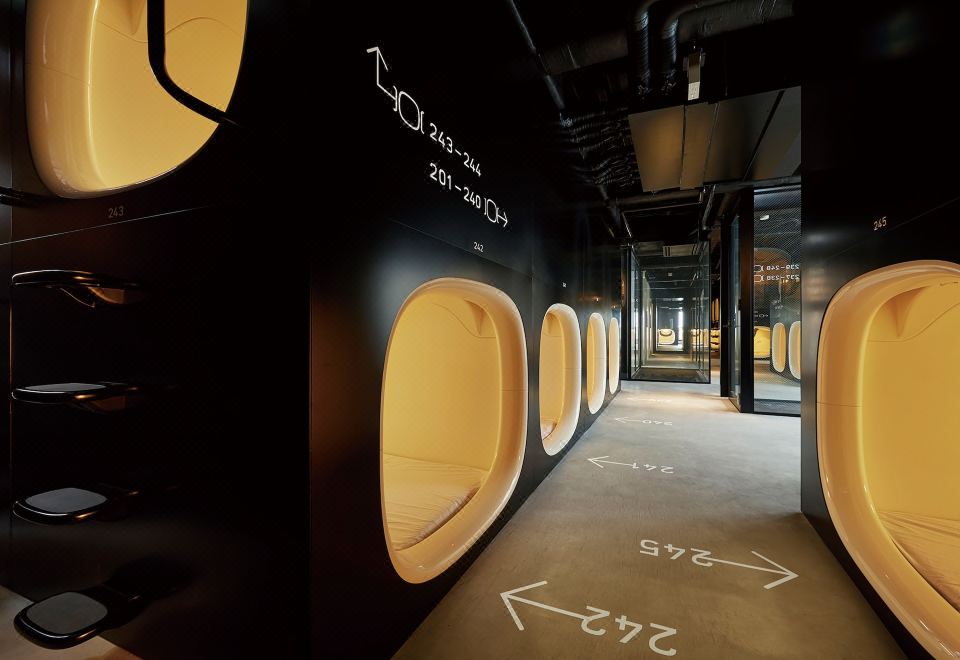 나인 아워즈 아카사카 캡슐