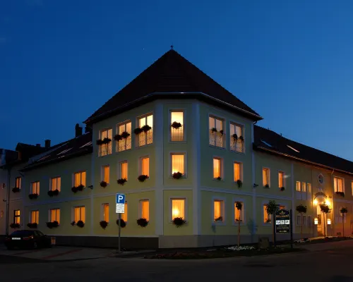 Hotel Korona Wellness, Rendezvény és Borszálloda Hotels in Eger