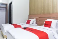 RedDoorz Plus near Malang Town Square Hotel di Penanggungan