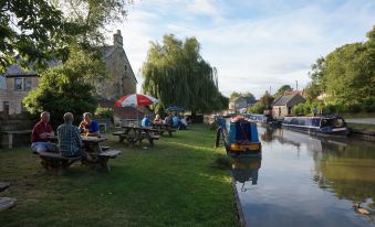 The Barge Inn
