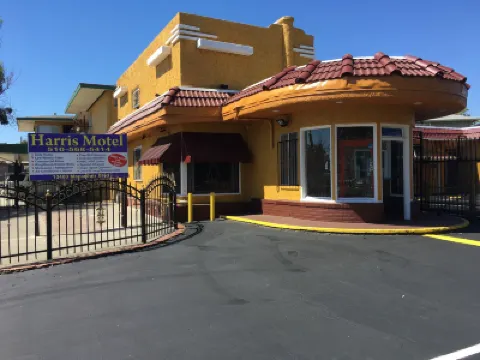 Harris Motel Hotels near Oakland Zoo