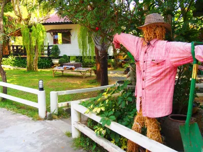 Tahjeen Riverhome Hotels near Ruan Thai Sakorn