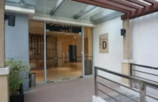 One Palm Tree Apartments