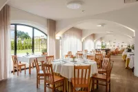 SDivine Fatima Hotel, Congress & Spirituality Hotels in Alvados