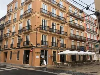 ユー & コー。 クワート ブティック ホテル クアルト塔周辺のホテル