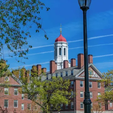 Harvard Square Hotel Отели рядом с достопримечательностью «Бостонский колледж»
