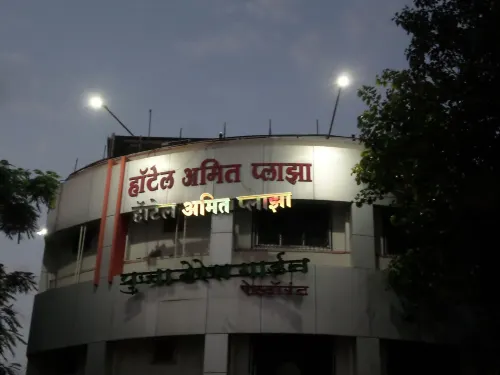 Hotel Amit Plaza Hotels in Dhule