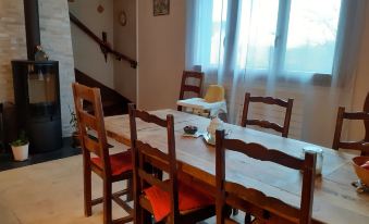 Chambre Dans Une Maison Pleine de VIE - Housity