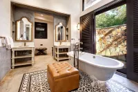 Mbano Manor Hotel Victoria Falls - 5-Star