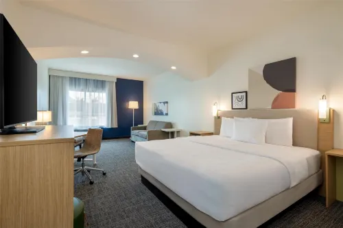 Spark by Hilton Hammond Hotels in Springfield