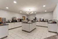Orangewood Inn & Suites Kansas City Airport - breakfast