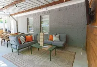 Harp Haven: Silos, Pool, Hot Tub, Fire Pit, King Beds & More