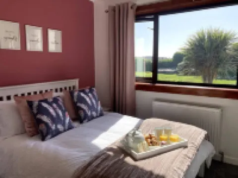 Immaculate 5 Bedroom House Outside Stornoway Hotels in 