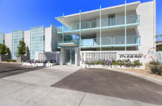 Modern Designer Studio with Pool Hotels near St. Mary's Roman Catholic Basilica