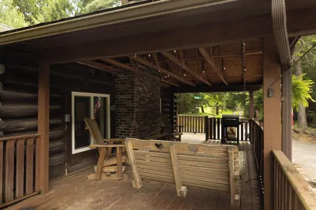 Remodeled Cook Forest Cabin