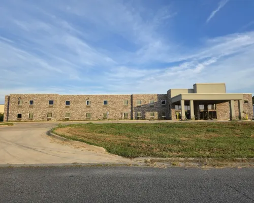 Royal Inn & Suites Hotels in Bartow County