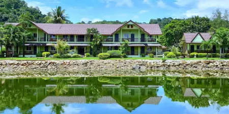 Klong Prao Resort Отели рядом с достопримечательностью «Водопад Клонг Плу»