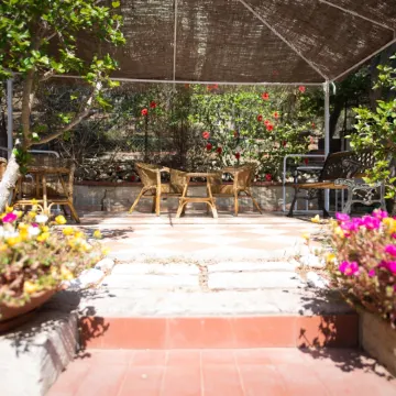 Sea Front Apartment 5 Beds with Balcony 250 Meters from the Beach