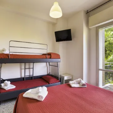 Hotel Ausonia B&B RiMiNi Отели рядом с достопримечательностью «Храм Темпио Малатестиано»