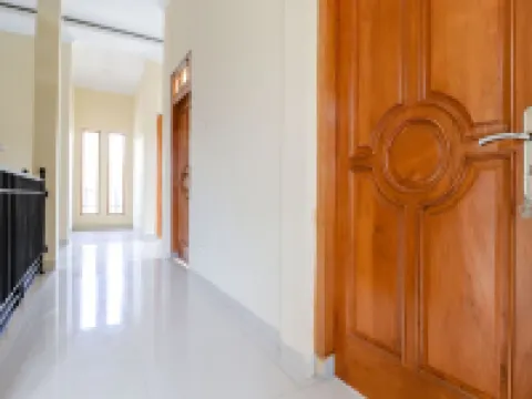 Dewisri Homestay Hotels in Pajangan