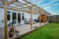 Ridgeway Meadow Bungalow - 3 Bedroom - Manorbier - Villas