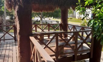 Devoted Hoestel in Cancun with Equipped Kitchen, Pool, Close to Beaches & More!